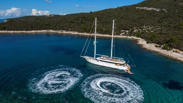 Segelyacht Aurum Sky