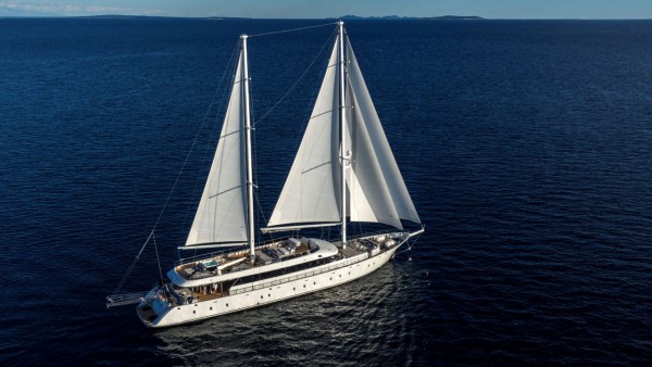 Segelyacht Aurum Sky