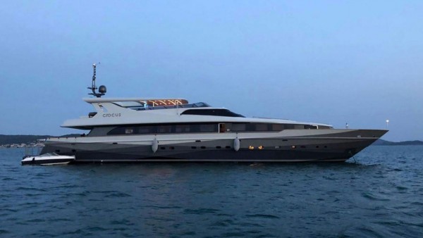 Motoryacht Crocus