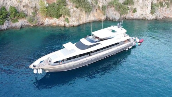 Motoryacht Crocus