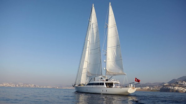 Segelyacht Glorious