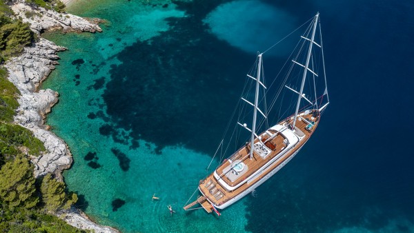 Segelyacht Love Story
