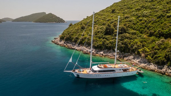 Segelyacht Love Story