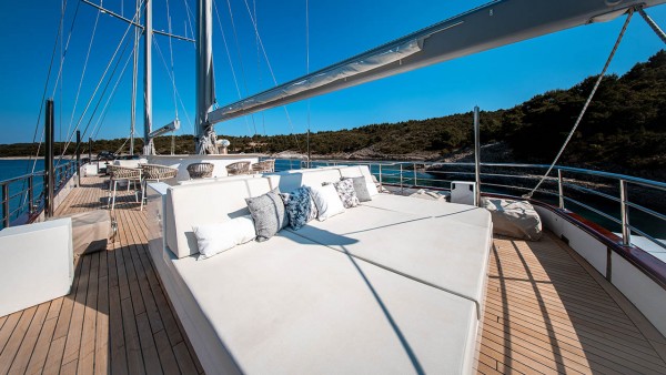 Segelyacht Nocturno