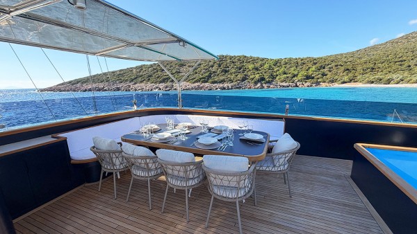 Segelyacht Oguz Khan