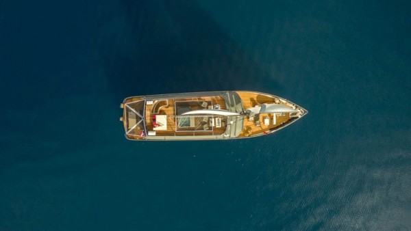 Segelyacht Rara Avis