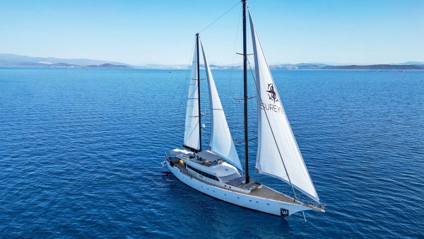 Segelyacht Sureyya