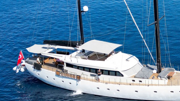 Segelyacht Sureyya