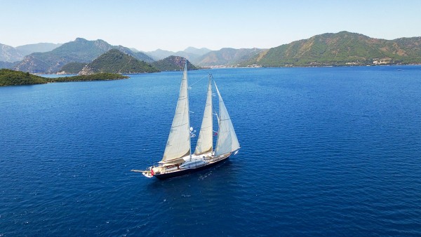 Segelyacht Ubi Bene