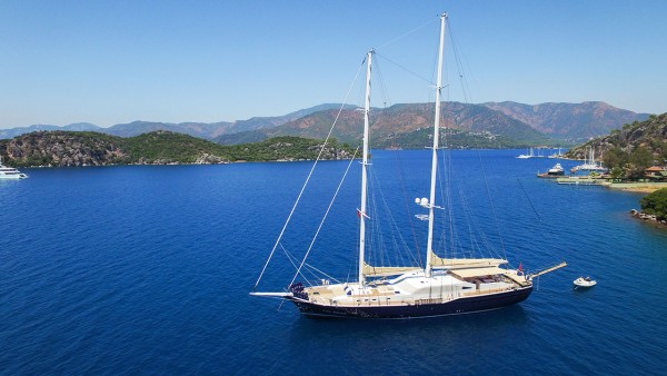 Segelyacht Ubi Bene
