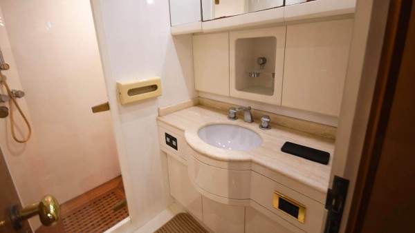 Motoryacht Azimut 65 Gokce