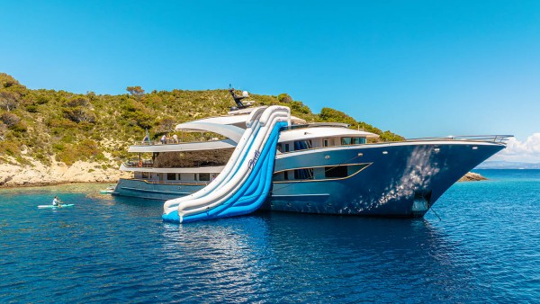 Motoryacht Bella