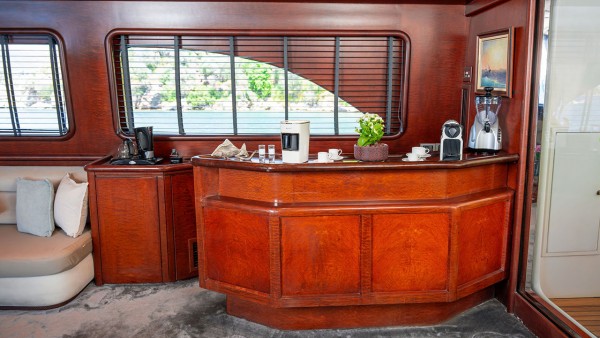 Motoryacht Blues