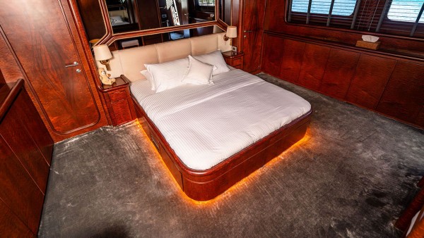 Motoryacht Blues