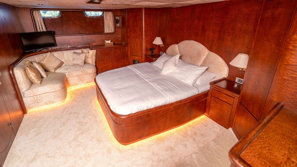 Motoryacht Blues