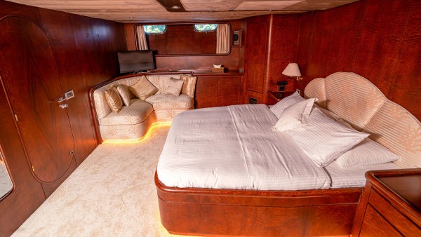 Motoryacht Blues