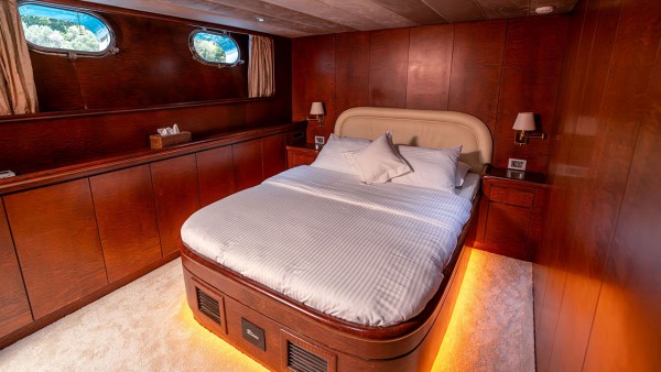 Motoryacht Blues