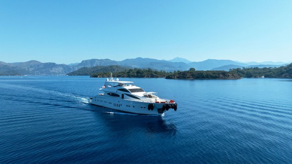 Motoryacht Coral