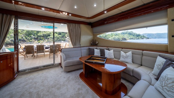 Motoryacht Coral