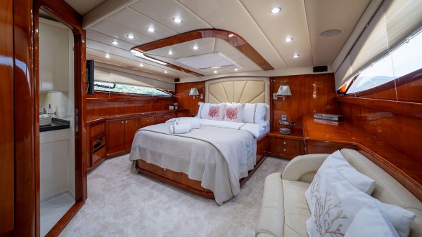 Motoryacht Coral