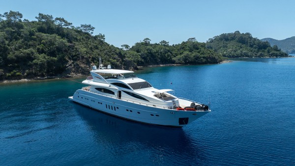 Motoryacht Coral