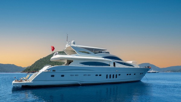 Motoryacht Coral