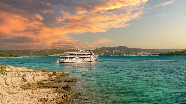 Motoryacht Cristal