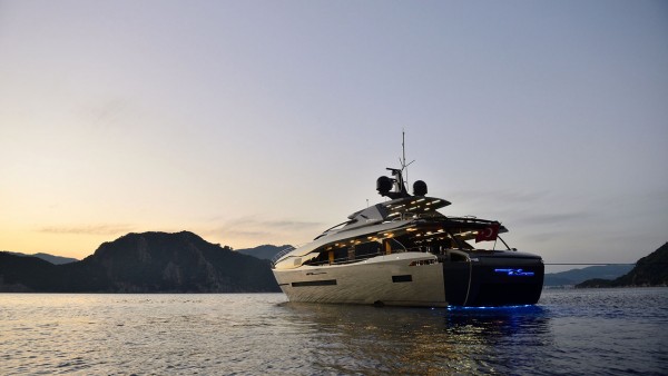 Motoryacht FX 38