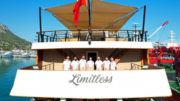 Motoryacht Limitless