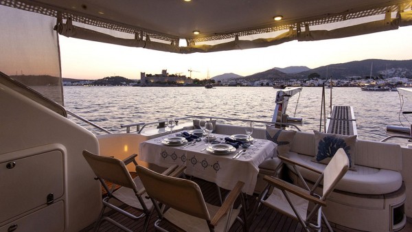 Motoryacht New Dawn