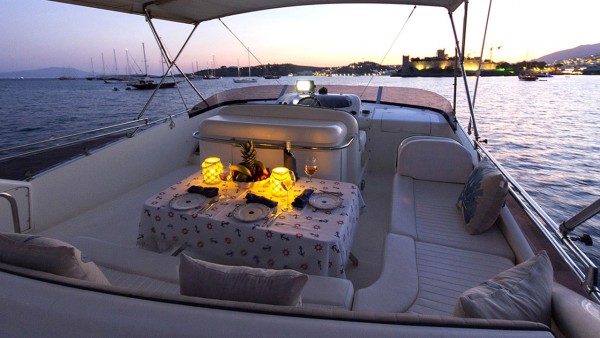Motoryacht New Dawn