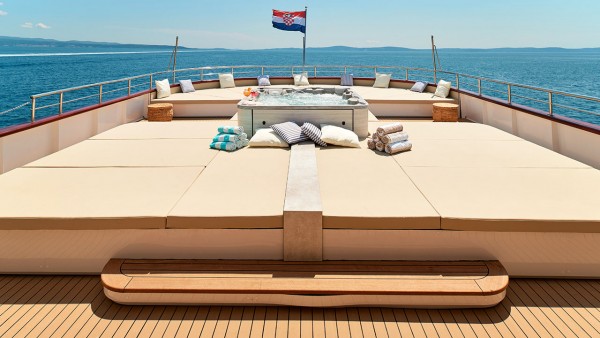 Motoryacht Ohana