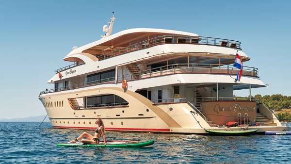 Motoryacht Queen Eleganza