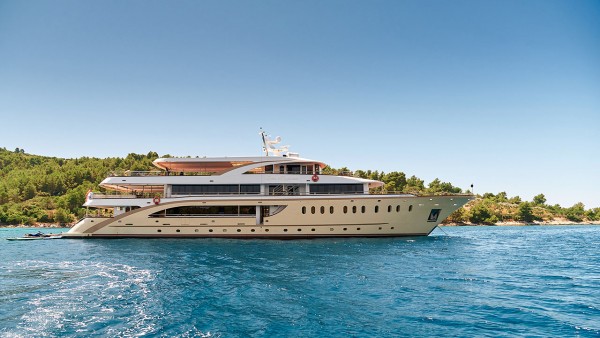 Motoryacht Queen Eleganza