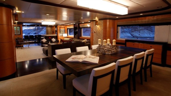 Motoryacht Serenity II