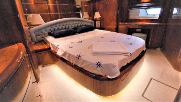 Motoryacht Stoli