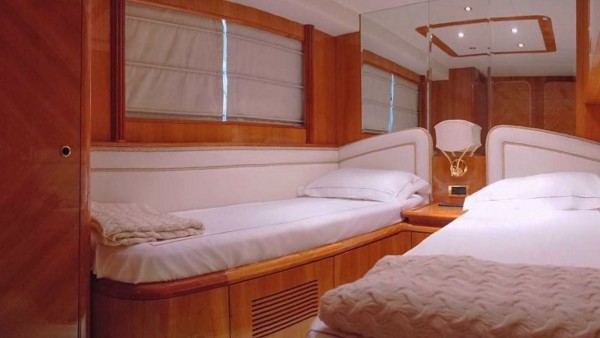 Motoryacht Stoli