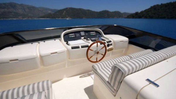 Motoryacht Stoli