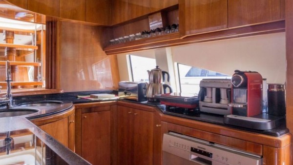 Motoryacht Stoli