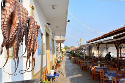 Restaurant In Aegina